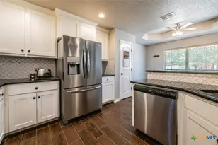 1421 Cottonwood Rd, Fischer, TX 78623 - Photo 10