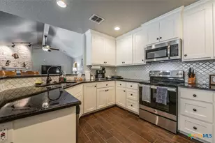 1421 Cottonwood Rd, Fischer, TX 78623 - Photo 8