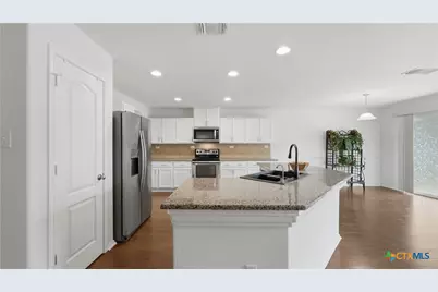 1460 Astor Creek, New Braunfels, TX 78130 - Photo 16