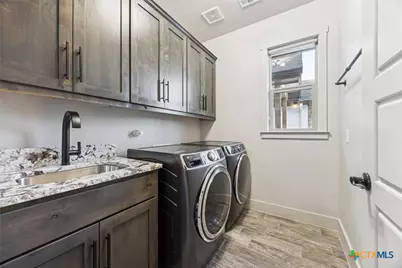 134 Flanders, Fischer, TX 78623 - Photo 32