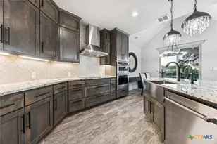 134 Flanders, Fischer, TX 78623 - Photo 14