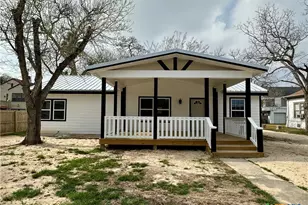 1008 Gonzales St, Cuero, TX 77954 - Photo 2