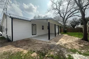 1008 Gonzales St, Cuero, TX 77954 - Photo 20