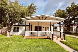 1008 Gonzales St, Cuero, TX 77954 - Photo 1