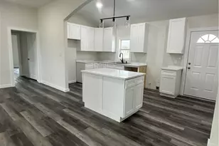 1008 Gonzales St, Cuero, TX 77954 - Photo 8