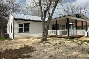 1008 Gonzales St, Cuero, TX 77954 - Photo 1