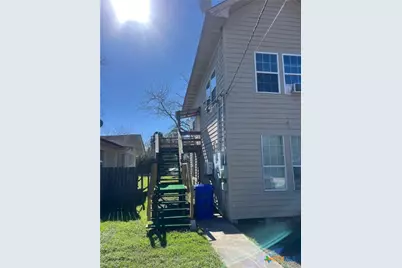 404 Nelson Street, Yoakum, TX 77995 - Photo 10