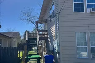 404 Nelson St, Yoakum, TX 77995 - Photo 10