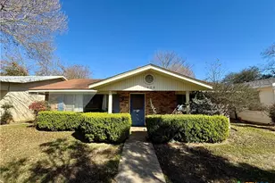 1050 Elizabeth Ave, New Braunfels, TX 78130 - Photo 1