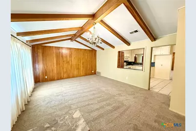 1050 Elizabeth Avenue, New Braunfels, TX 78130 - Photo 2