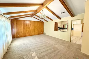 1050 Elizabeth Ave, New Braunfels, TX 78130 - Photo 2