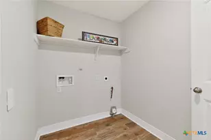 1405 Parkwood, Seguin, TX 78155 - Photo 30