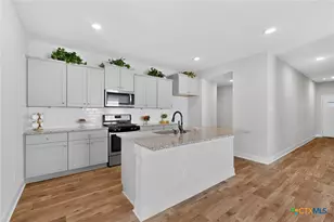 1405 Parkwood, Seguin, TX 78155 - Photo 8