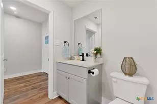 1405 Parkwood, Seguin, TX 78155 - Photo 24