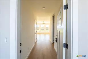 727 Liberty Park Dr, Belton, TX 76513 - Photo 2