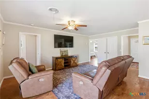 505 Suzanne St, Edna, TX 77957 - Photo 6