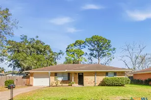 505 Suzanne St, Edna, TX 77957 - Photo 1