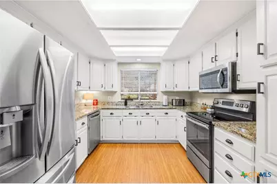 11207 Oak Tree Drive, Salado, TX 76571 - Photo 12