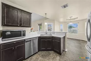 1049 Hamilton Ln, Belton, TX 76513 - Photo 12