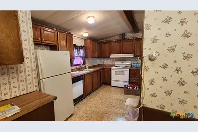 2105 E North Street, Victoria, TX 77901 - Photo 16