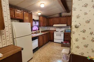 2105 E North St, Victoria, TX 77901 - Photo 16