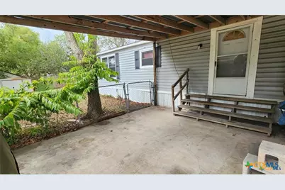 2105 E North Street, Victoria, TX 77901 - Photo 10