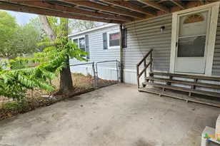 2105 E North St, Victoria, TX 77901 - Photo 10