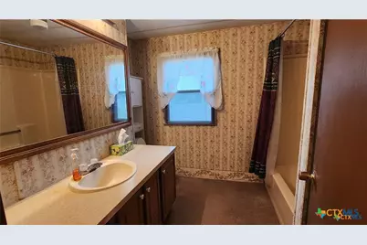 2105 E North Street, Victoria, TX 77901 - Photo 24