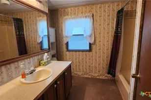 2105 E North St, Victoria, TX 77901 - Photo 24