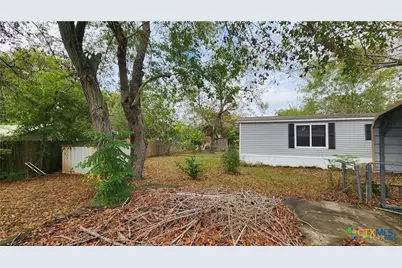 2105 E North Street, Victoria, TX 77901 - Photo 8