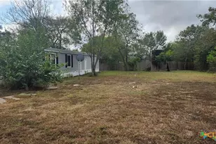 2105 E North St, Victoria, TX 77901 - Photo 6