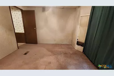 2105 E North Street, Victoria, TX 77901 - Photo 20