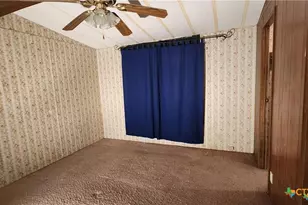 2105 E North St, Victoria, TX 77901 - Photo 18