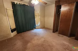 2105 E North St, Victoria, TX 77901 - Photo 22