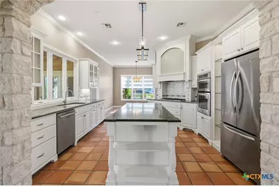 106 Pebble Brook, Victoria, TX 77904 - Photo 8