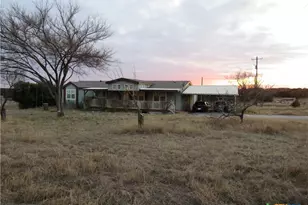 945 Co Rd 208, Lampasas, TX 76550 - Photo 2