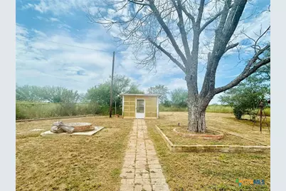 1040 S Hwy 80, Nixon, TX 78140 - Photo 32