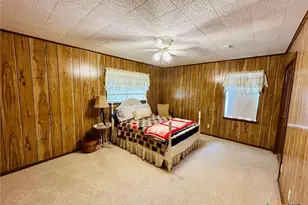 1040 S Hwy 80, Nixon, TX 78140 - Photo 24