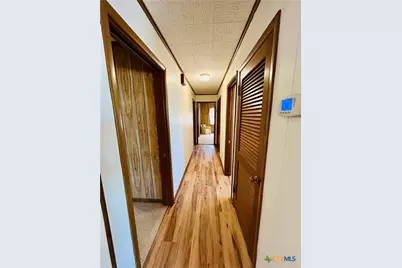 1040 S Hwy 80, Nixon, TX 78140 - Photo 20