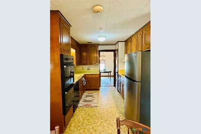 1040 S Hwy 80, Nixon, TX 78140 - Photo 6