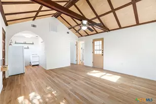 1007 S 25th St, Temple, TX 76504 - Photo 4