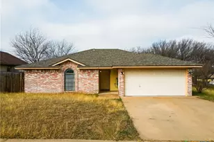 611 N 21st St, Copperas Cove, TX 76522 - Photo 1