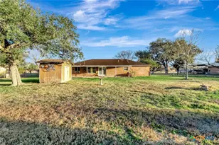 110 Fawn Dr, Victoria, TX 77905 - Photo 22