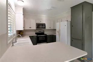 110 Fawn Dr, Victoria, TX 77905 - Photo 10