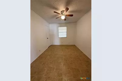 924 Pecan Street, Seguin, TX 78155 - Photo 6