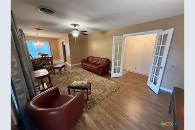 1019 E Gonzales Street, Yoakum, TX 77995 - Photo 2