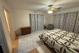 1019 E Gonzales St, Yoakum, TX 77995 - Photo 6