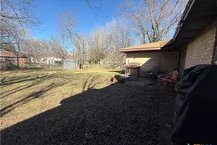 1209 W Ave A, Lampasas, TX 76550 - Photo 10