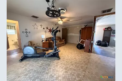 1209 W Avenue A, Lampasas, TX 76550 - Photo 4