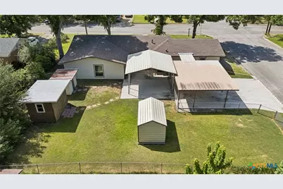 811 Nixon Street, Lockhart, TX 78644 - Photo 28